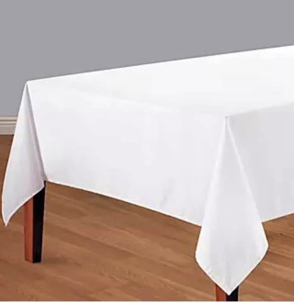 White Table Cloths Rental / Nappes Blanches Location