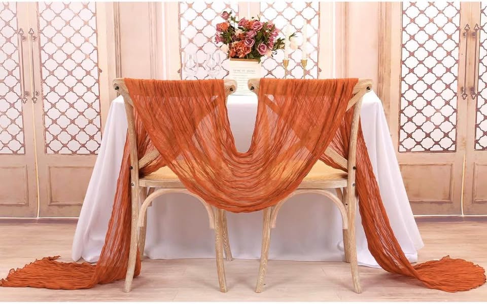 Burnt Orange Table Runners / Chemins de table orange brûlé - Rental/Location