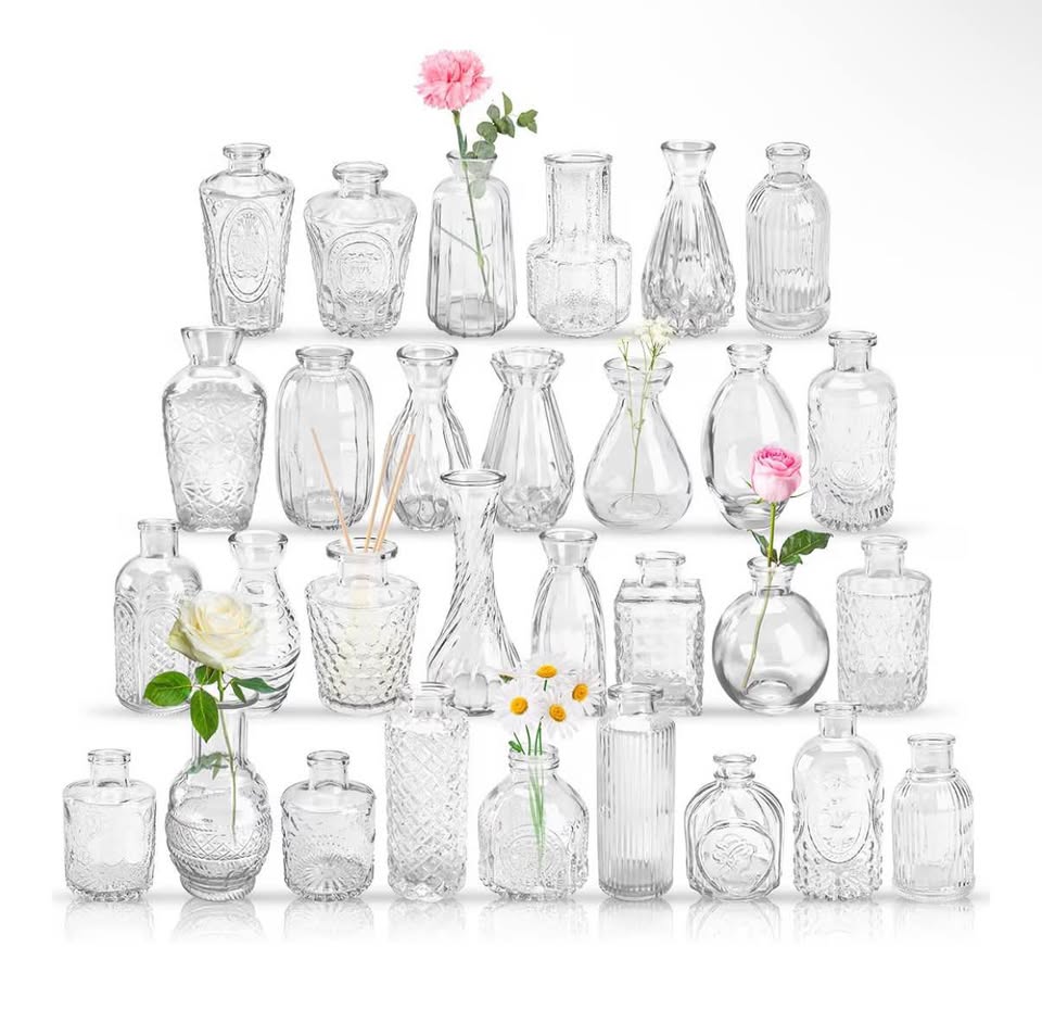 Bud Vases Rental and More / Location de vases à bourgeons et plus