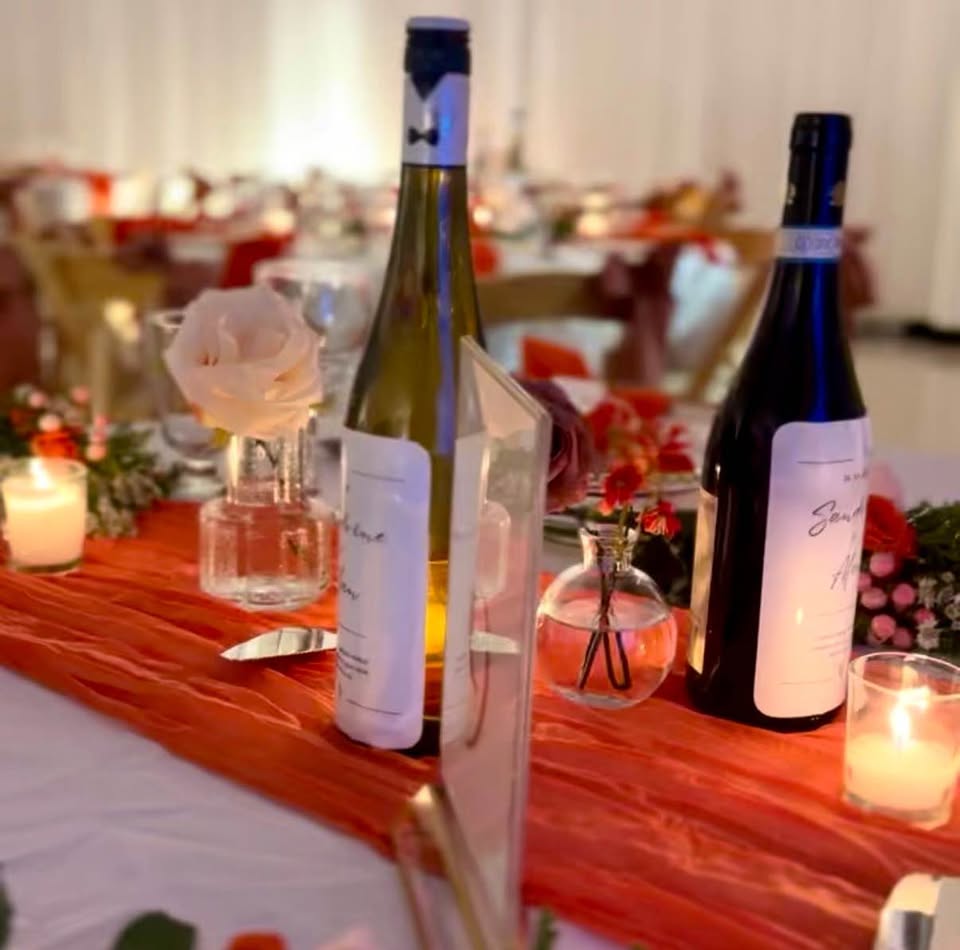 Bud Vases Rental and More / Location de vases à bourgeons et plus