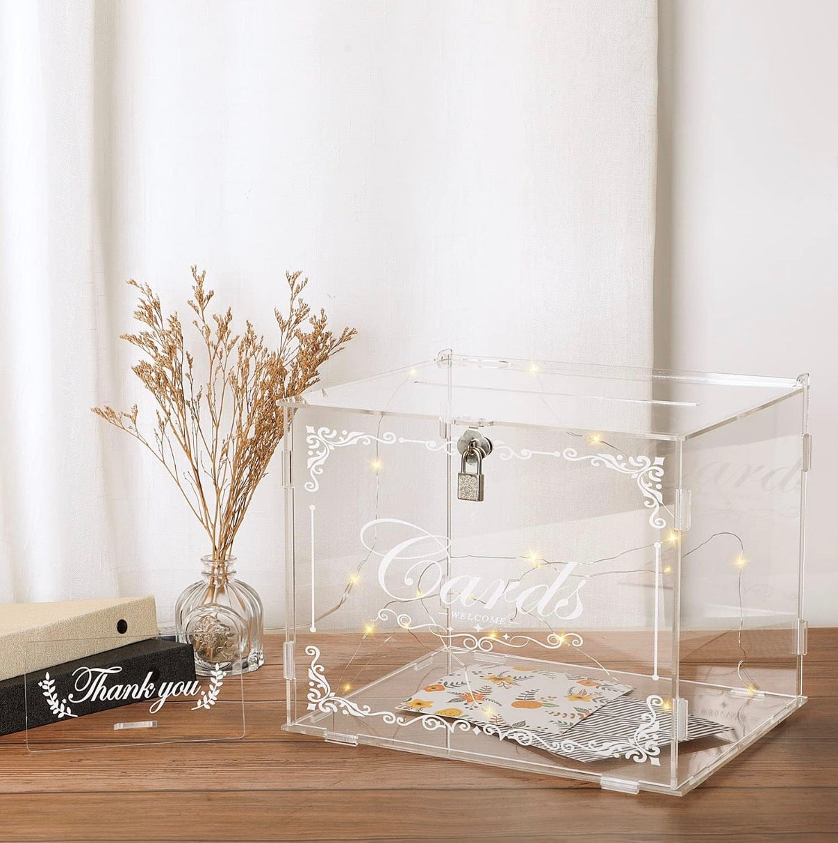 Location de boîte à cartes avec cadenas et clé - Card Box Rental with Lock and Key